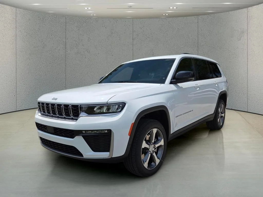New 2026 Bright White Clear-Coat Exterior Paint Jeep Limited image 11