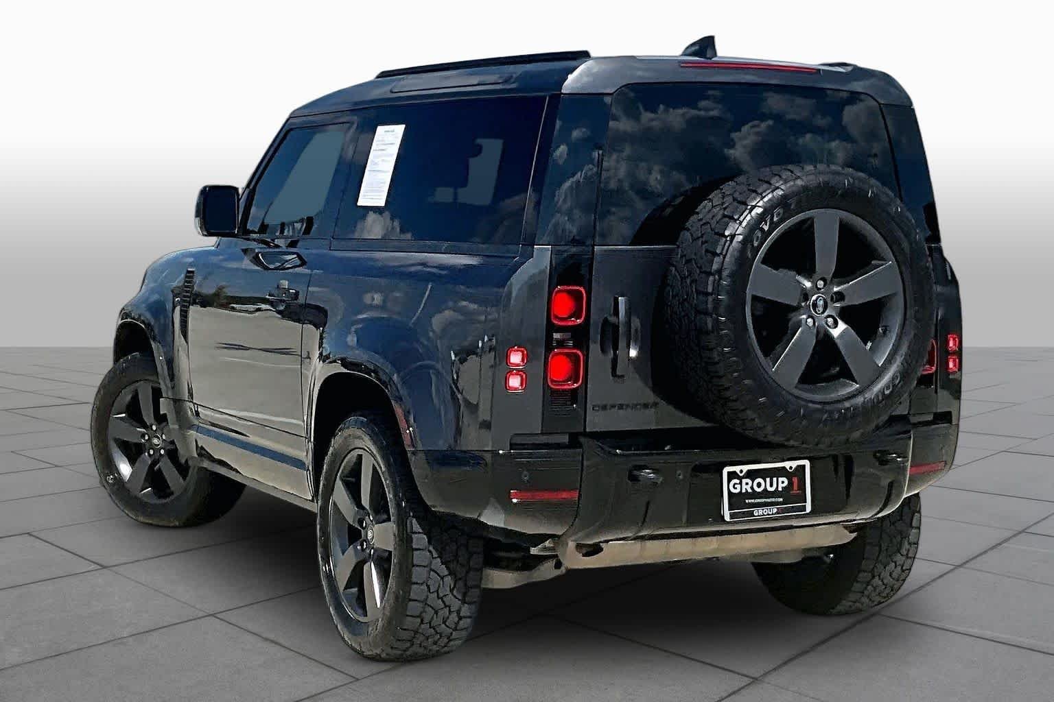 Used 2024 Carpathian Grey Premium Metallic Land Rover X-Dynamic SE image 10