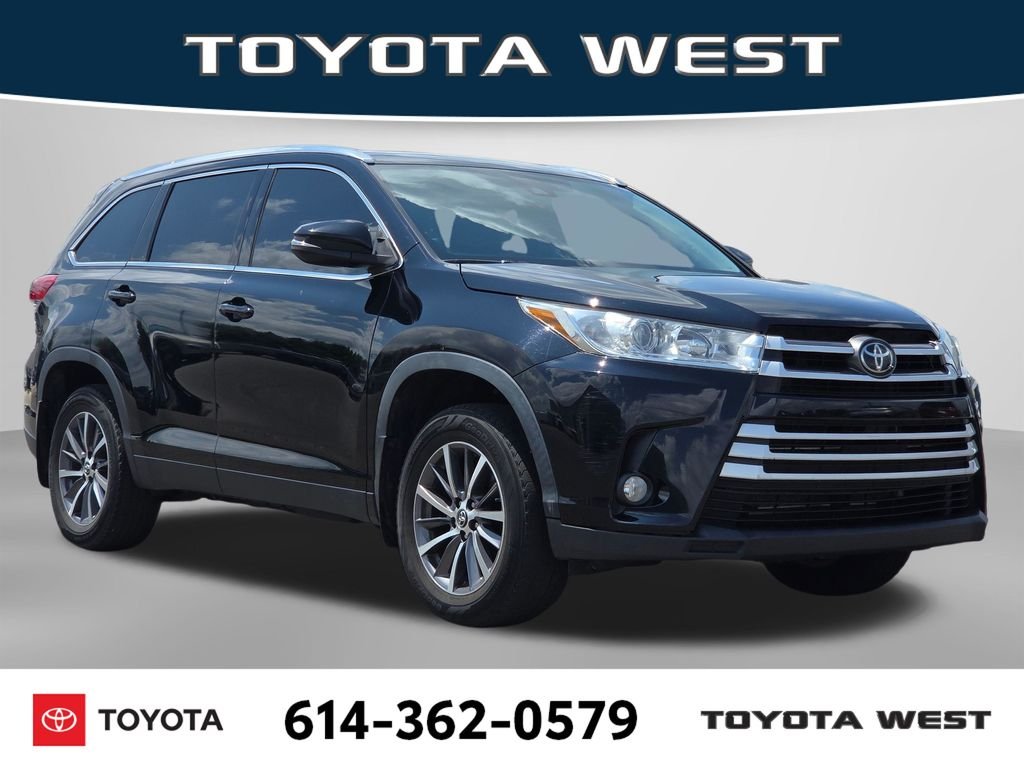 Used 2019 Black Toyota XLE image 4
