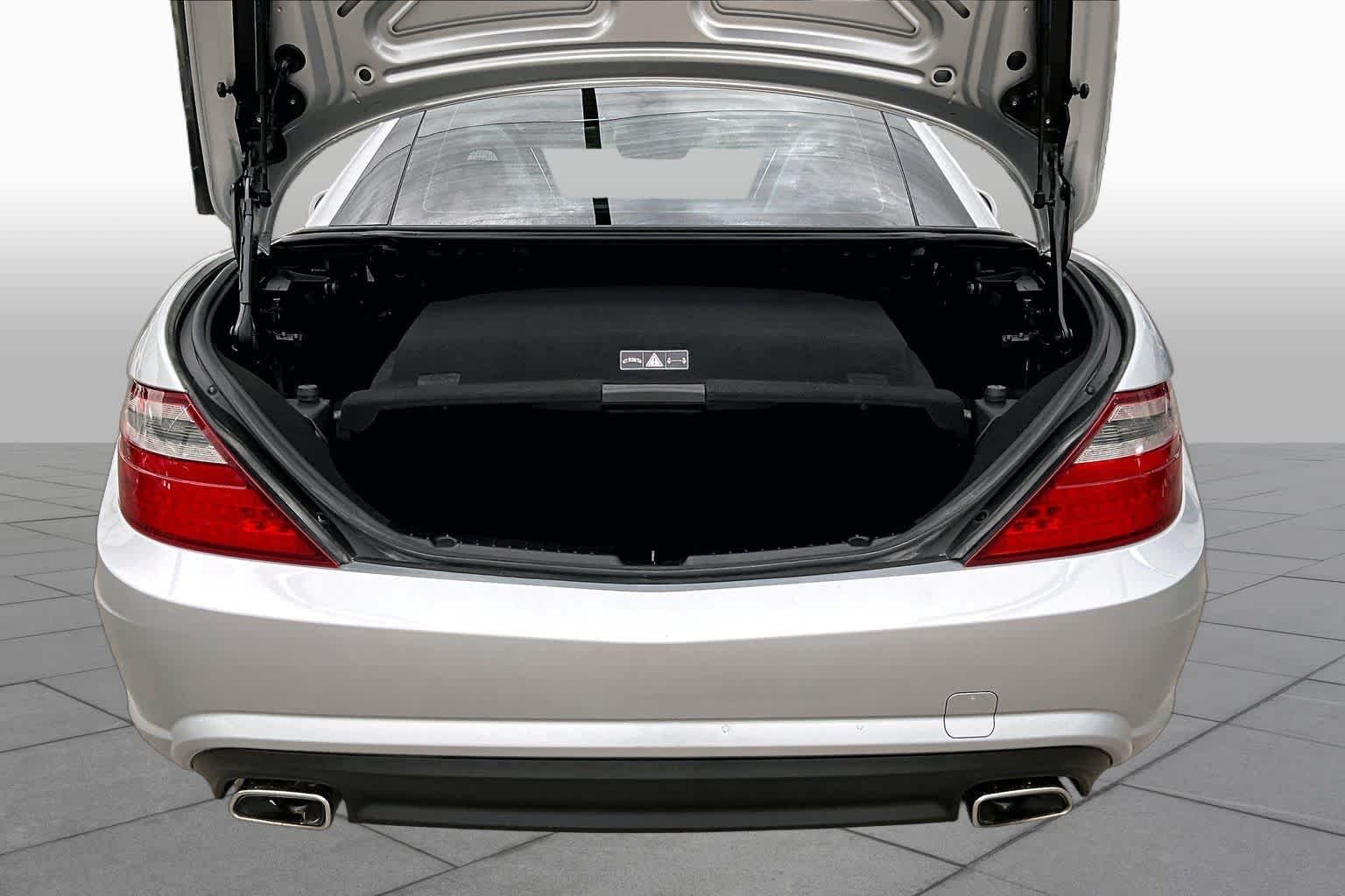 Used 2014 Iridium Silver Metallic Mercedes-Benz SLK 350 image 34