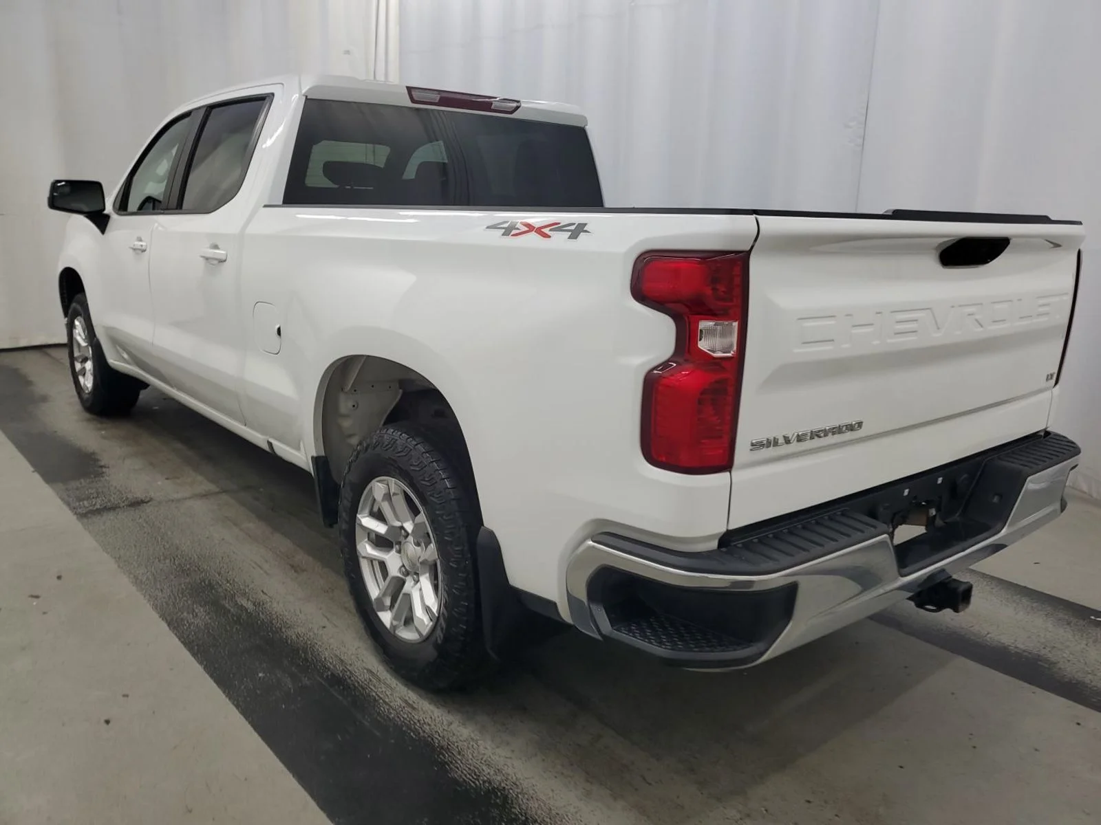 Used 2023 White Chevrolet LT image 2