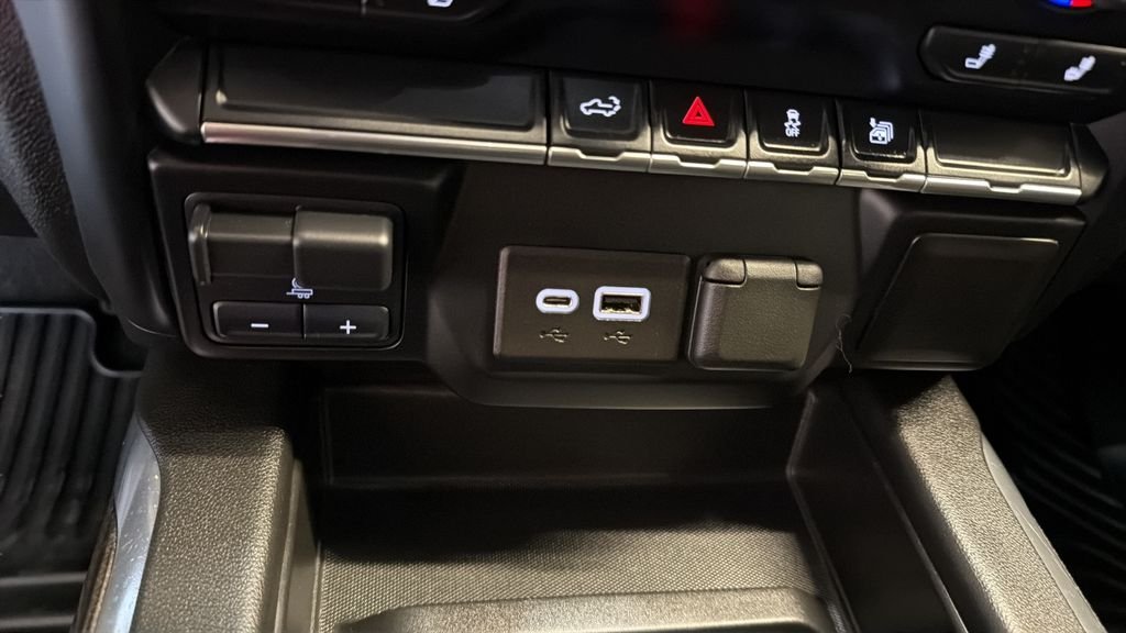 Used 2021 White Chevrolet RST image 19