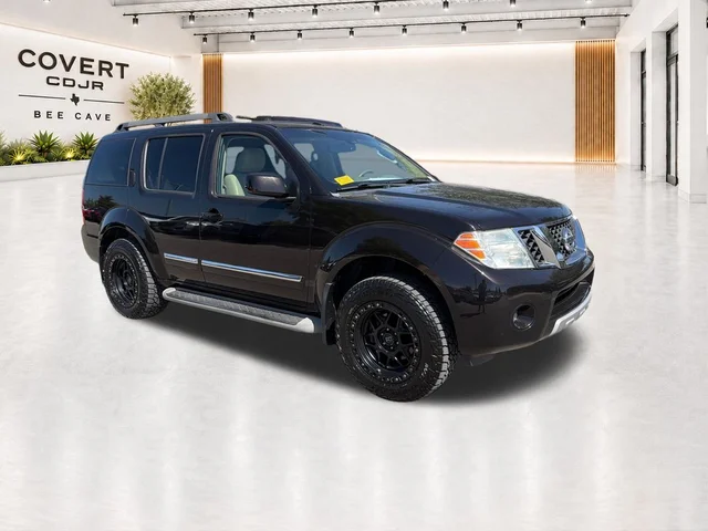2012 Nissan Pathfinder LE