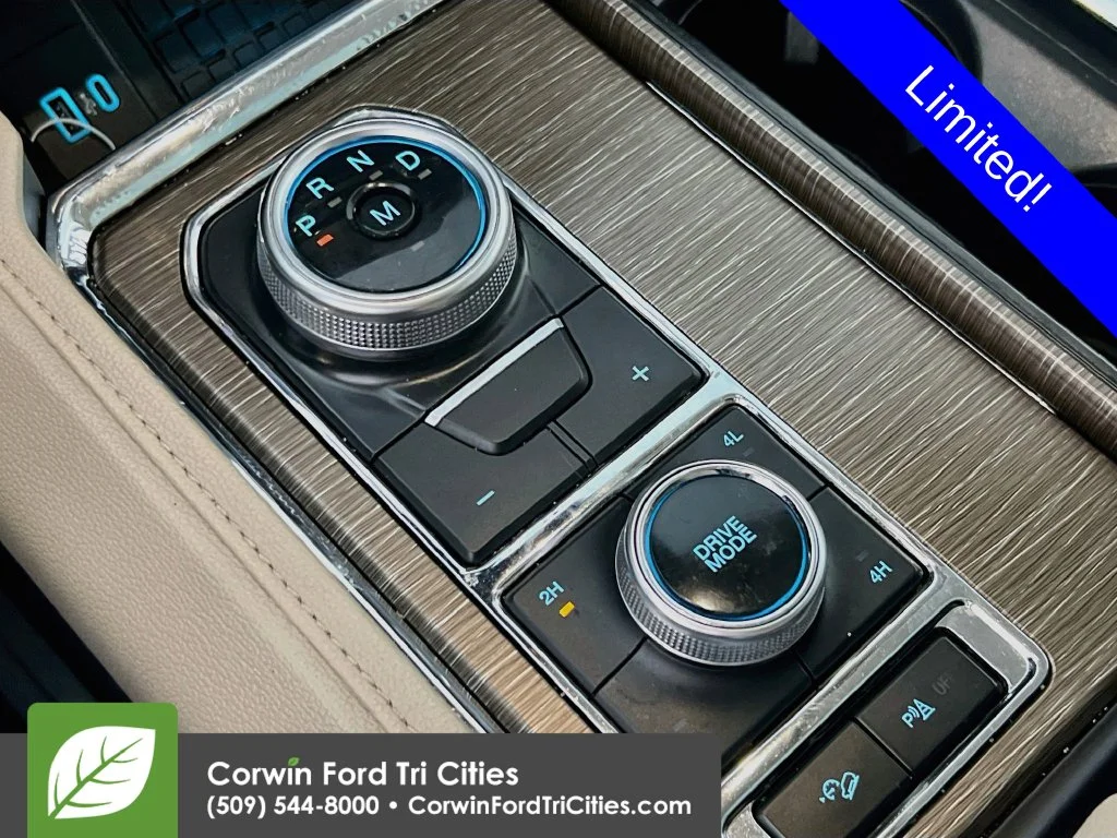 Used 2022 Blue Ford Limited image 9
