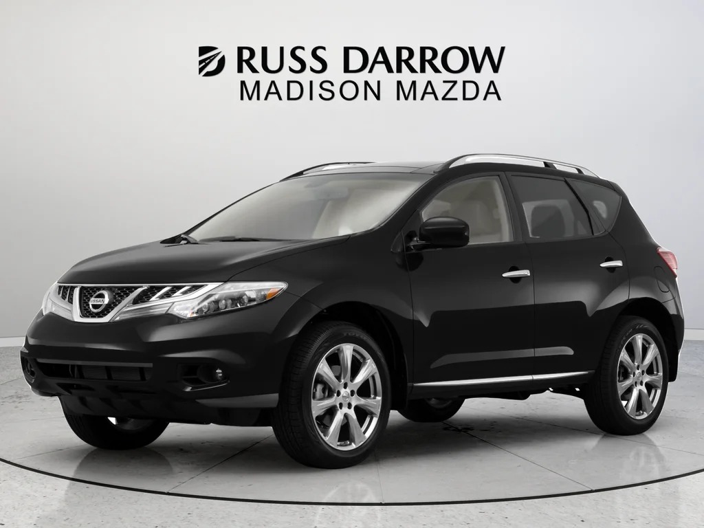 Used 2014 Black Nissan SL image 1