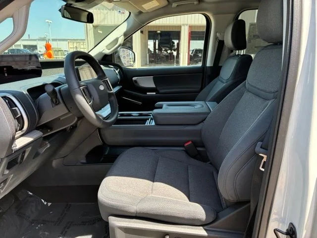 New 2027 Star White Metallic Tri-Coat Ford Active image 7