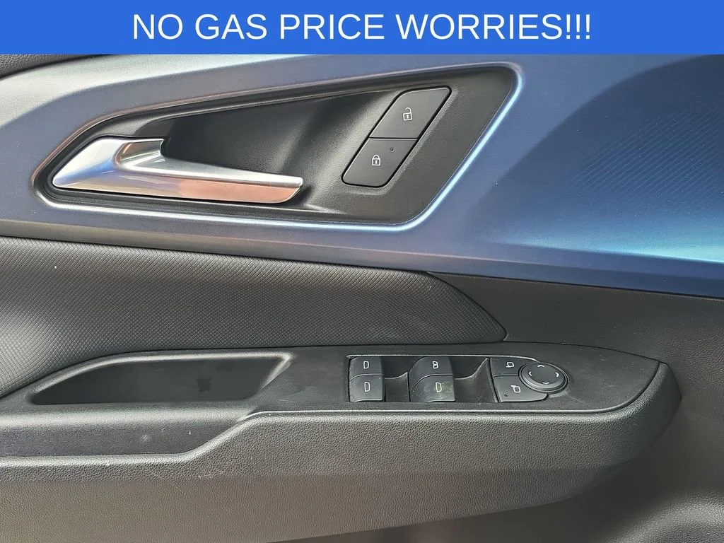 2025 Chevrolet Equinox EV LT - Photo 24
