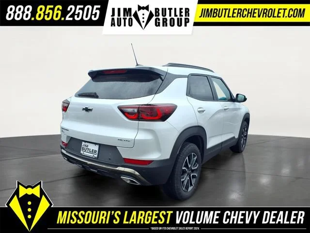 New 2026 Iridescent Pearl Tricoat Chevrolet ACTIV image 2