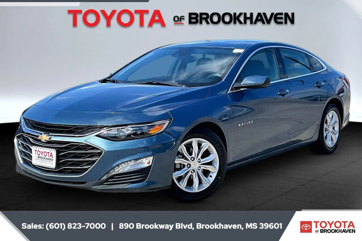 Used 2024 Lakeshore Blue Metallic Chevrolet LT image 10