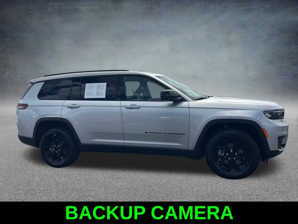 Used 2025 Silver Jeep Altitude X image 4