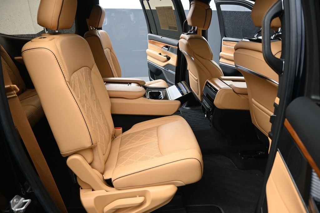 Used 2023 Black Jeep Series III image 27