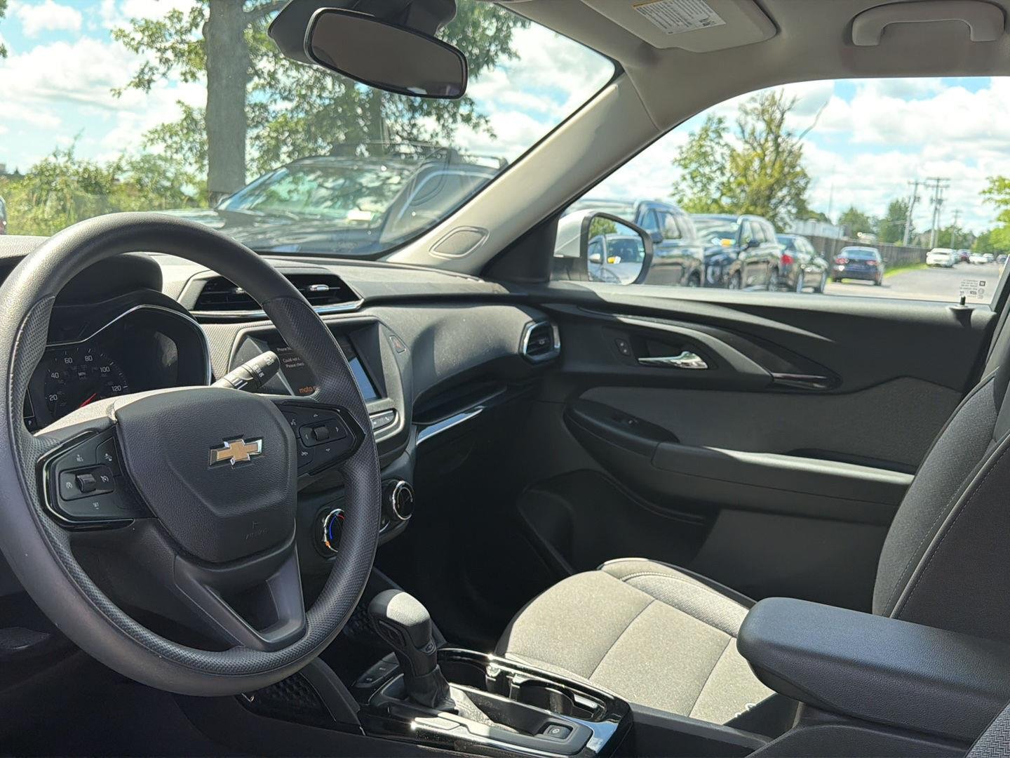 Used 2023 Summit White Chevrolet LT image 7
