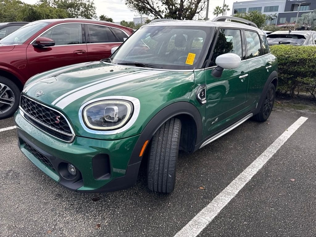 Used 2024 Green MINI Signature image 1