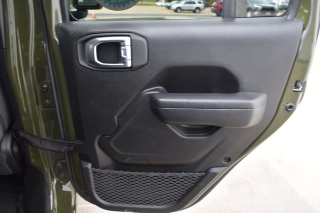 Used 2024 Green Jeep Sport S image 17