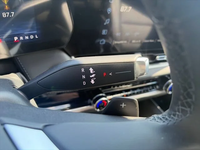New 2027 Summit White Chevrolet LT image 22
