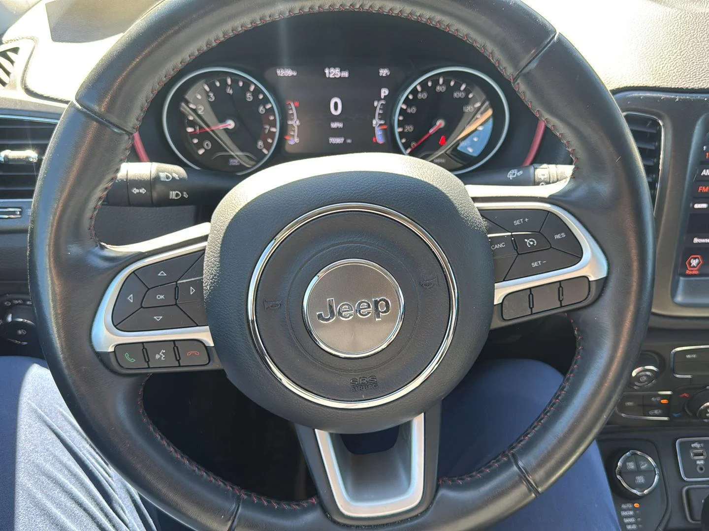 Used 2019 White Clearcoat Jeep Trailhawk image 14