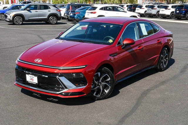 Used 2024 Red Hyundai SEL image 9