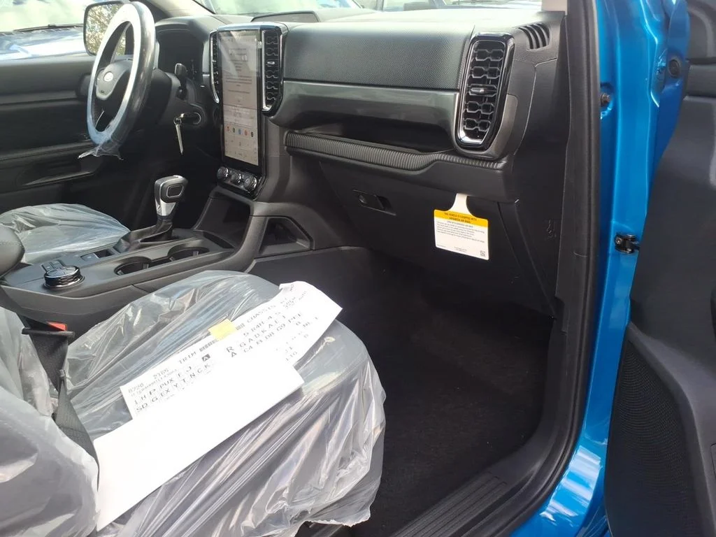New 2026 Velocity Blue Metallic Ford XLT image 9