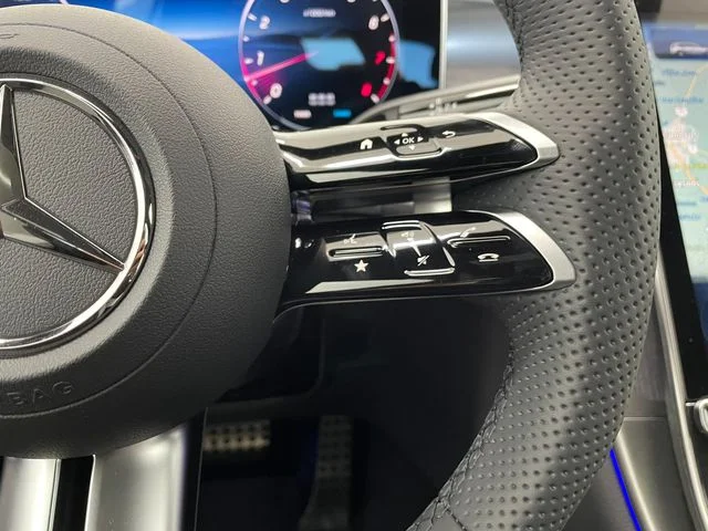 New 2027 White Mercedes-Benz GLC 300 image 25