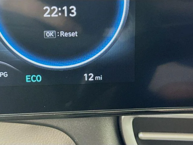 2025 Hyundai Elantra Blue - Photo 18