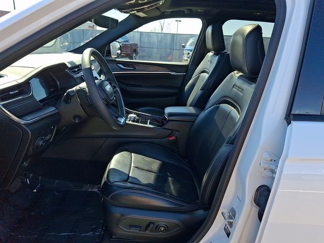 Certified Used 2022 Bright White Clearcoat Jeep Overland 4xe image 13