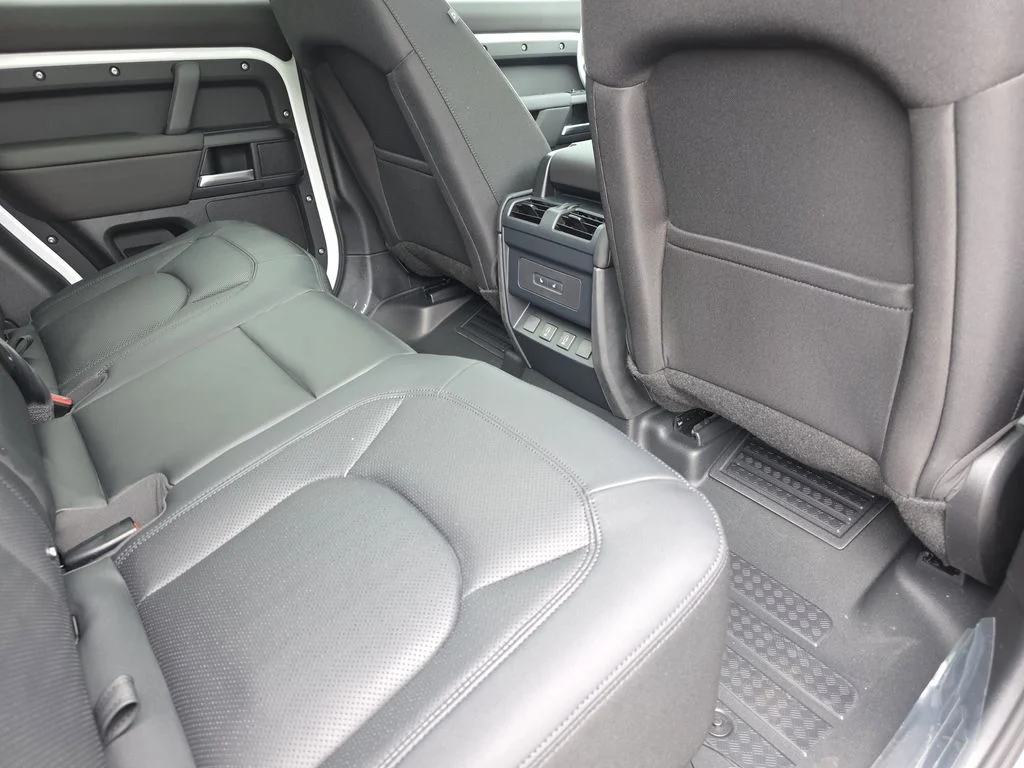 New 2026 Fuji White LAND ROVER S image 11