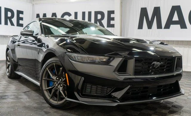 2025 Ford Mustang Dark Horse's photo