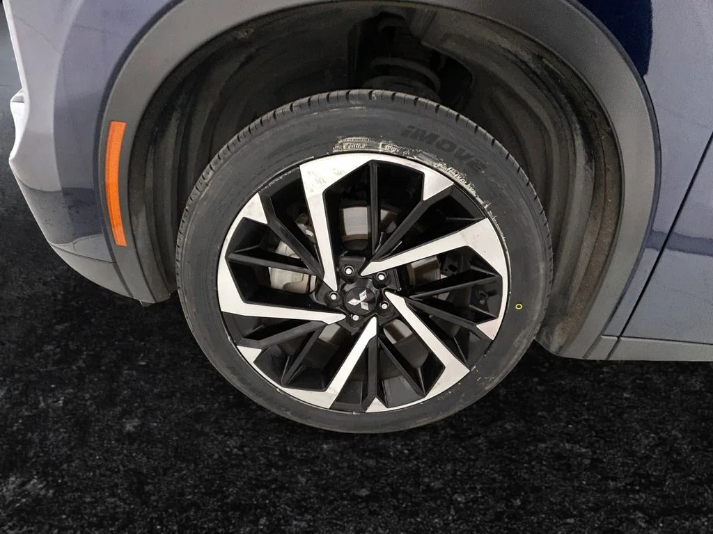 Used 2024 Blue Mitsubishi SE image 27