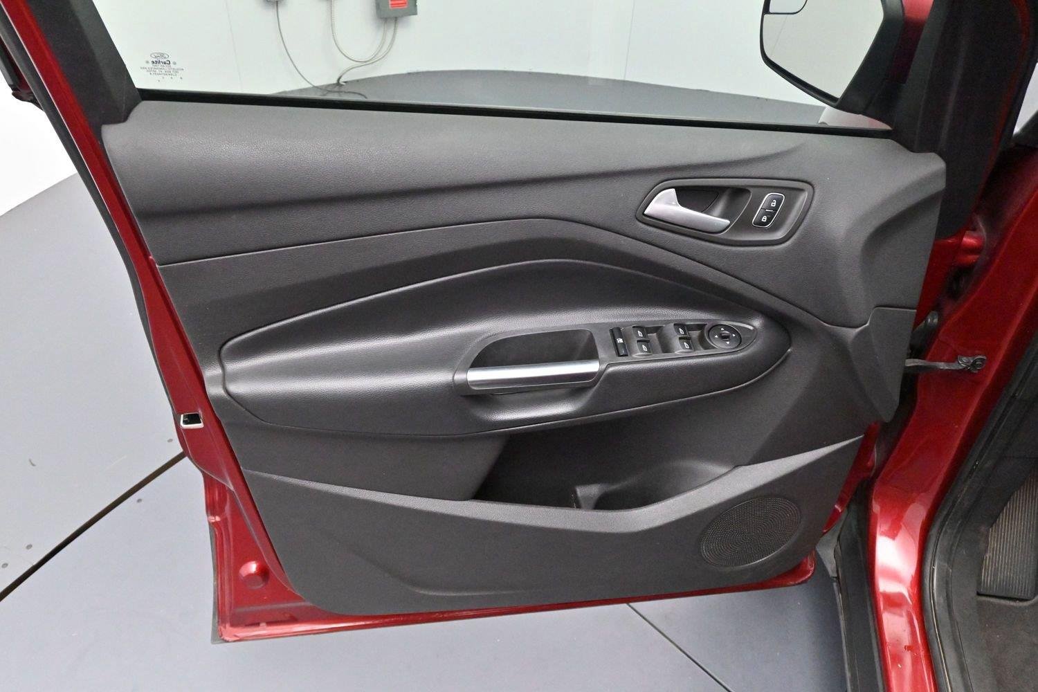Used 2018 Ruby Red Metallic Tinted Clearcoat Ford SE image 9