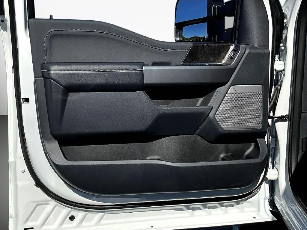 New 2027 White Ford Lariat image 30
