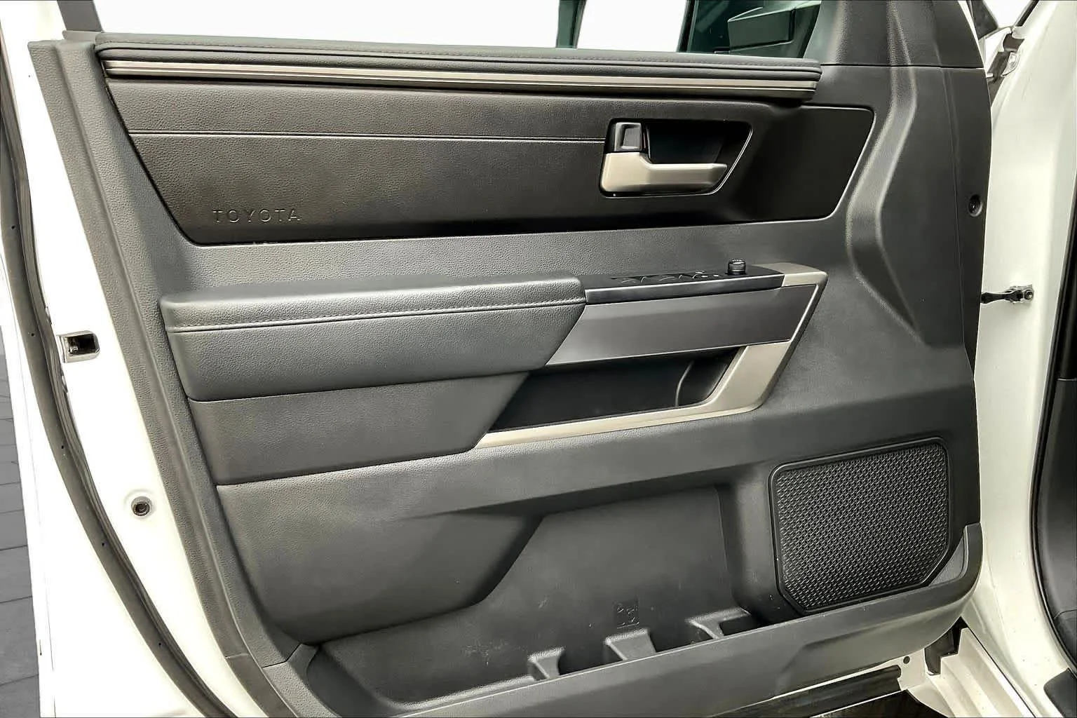 Used 2025 Ice Cap Toyota SR5 image 41