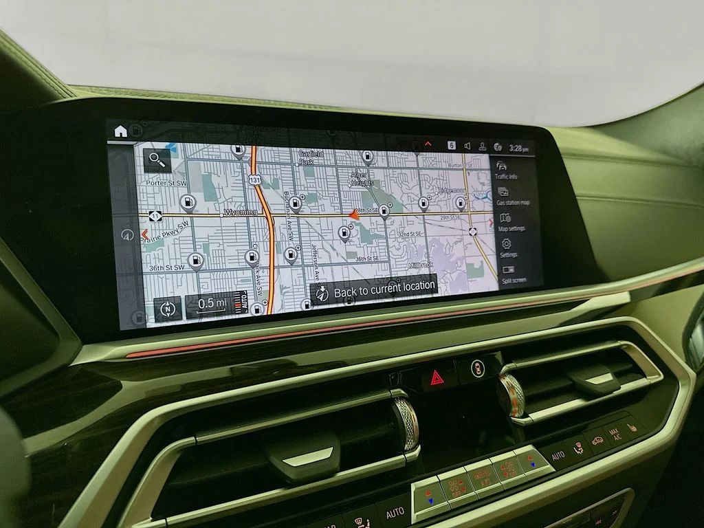 Used 2020 Arctic Gray Metallic BMW M50i image 19