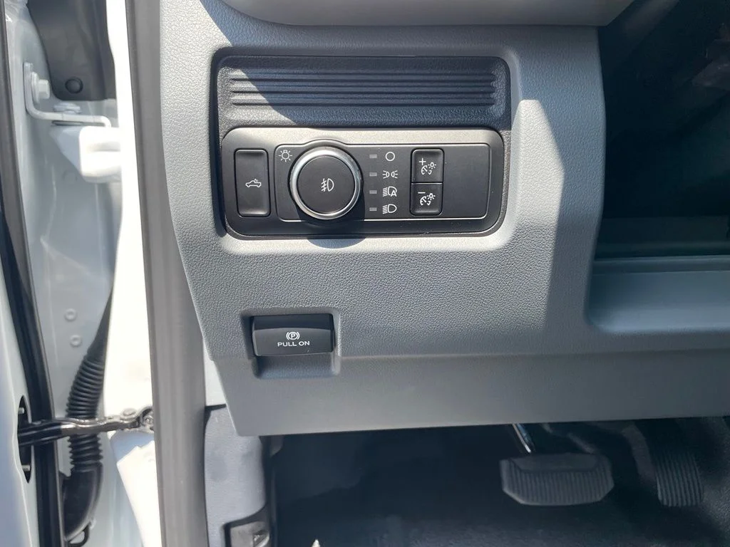 New 2026 Oxford White Ford F-350® XL image 13