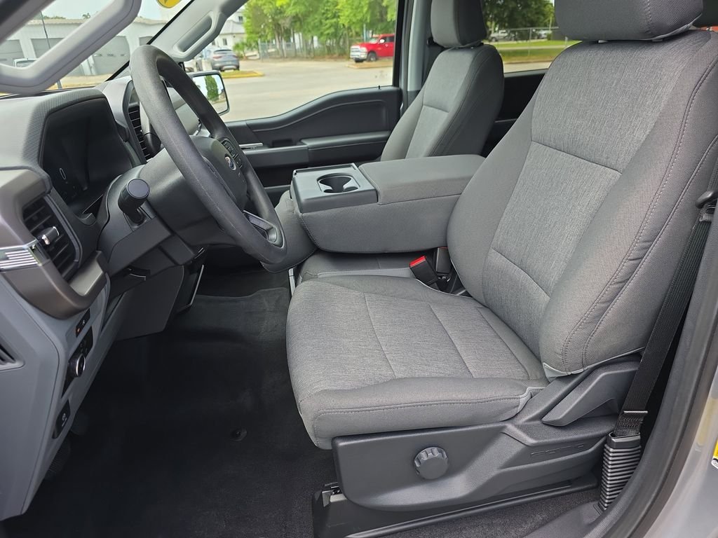 Used 2025 Silver Ford XLT image 11