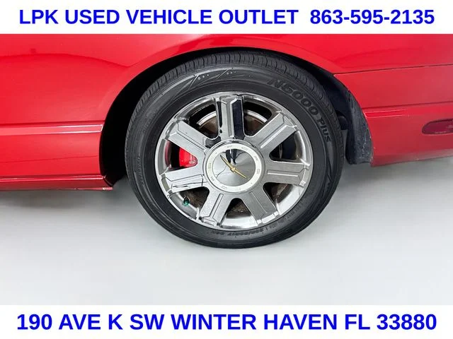 Used 2004  Ford Base image 26