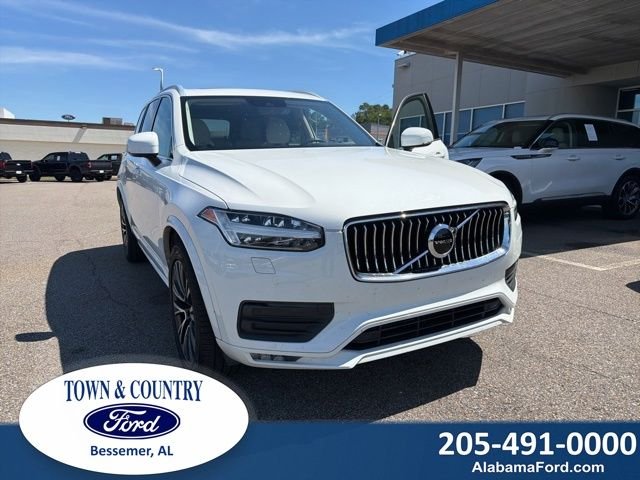 Used 2021 White Volvo T5 Momentum image 1
