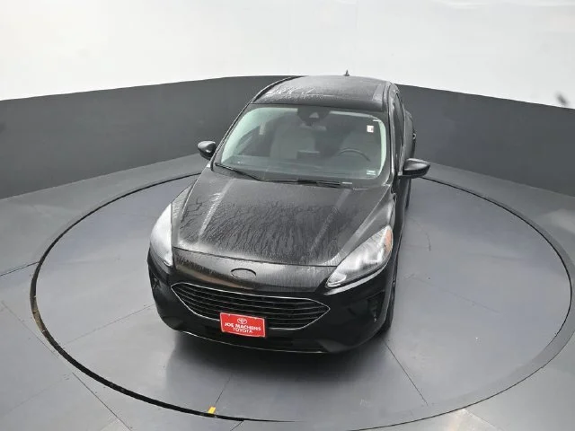 Used 2021 Black Ford SE image 24