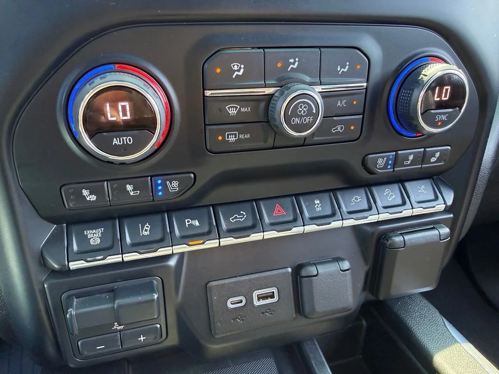 Used 2022 Black Chevrolet High Country image 5