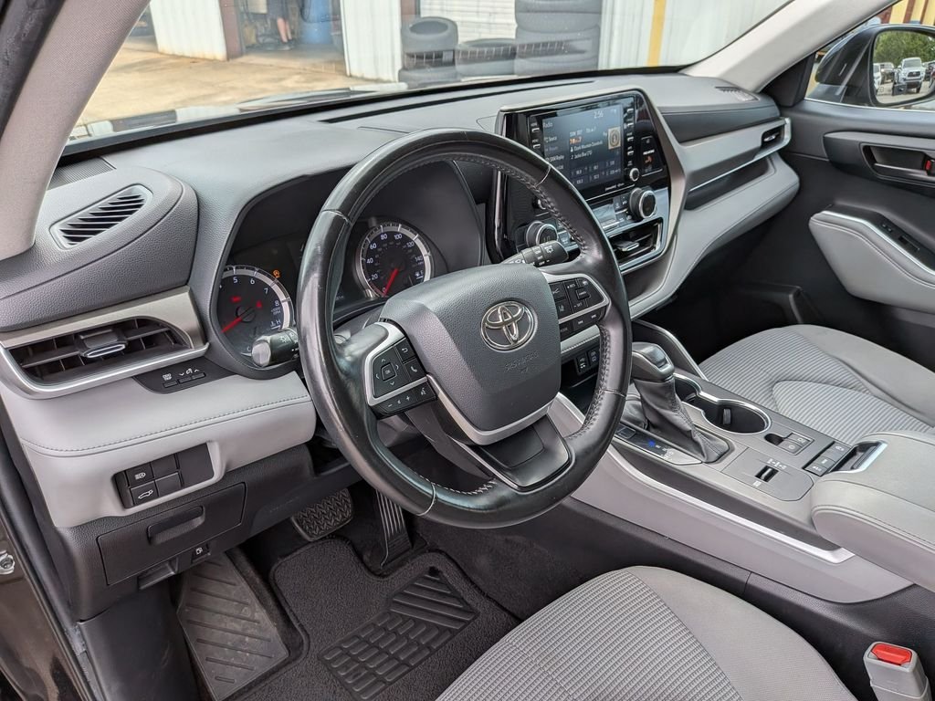Used 2022 Brown Toyota LE image 31