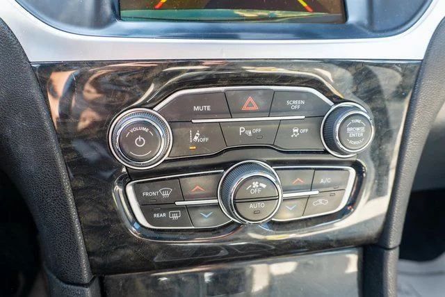 Used 2018 White Chrysler Limited image 28