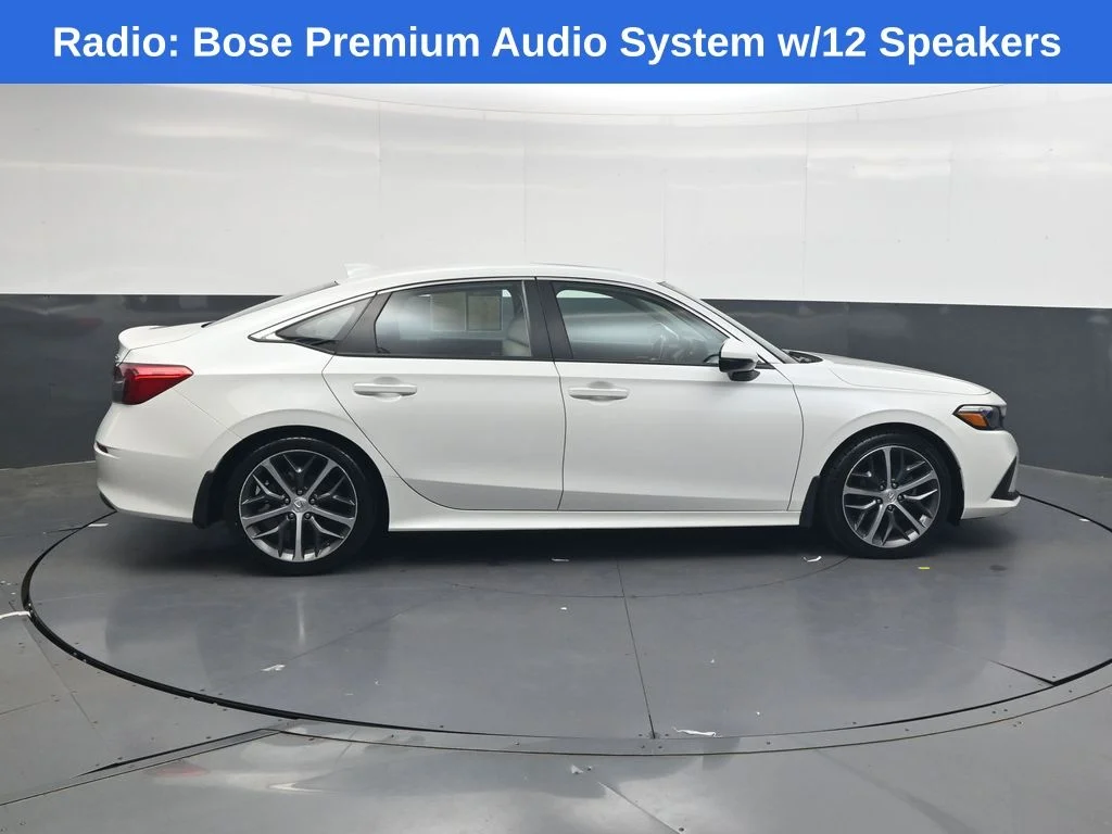 Used 2023 Platinum White Pearl Honda Touring image 3