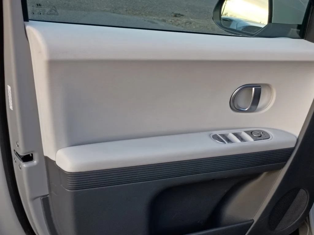 Used 2023 Cyber Gray Hyundai SE image 15