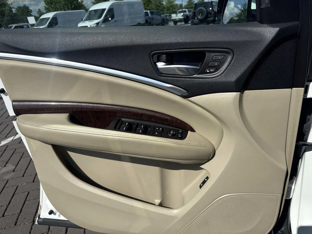 Used 2017  Acura 3.5L image 15