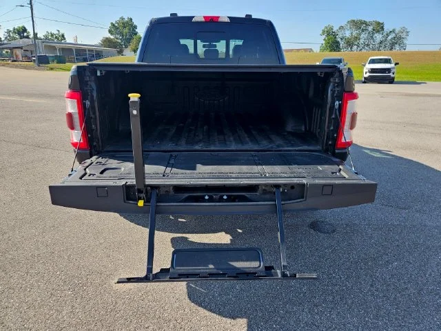 Used 2021 Black Ford Lariat image 23