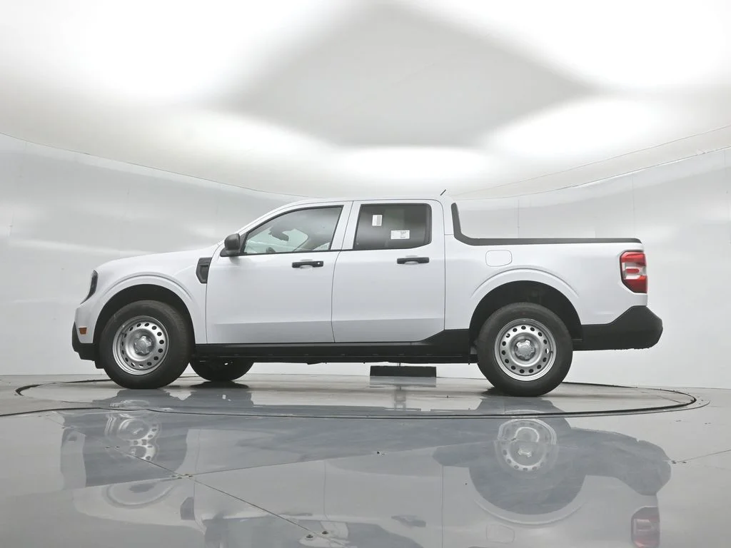 New 2026 Oxford White Ford XLT image 47