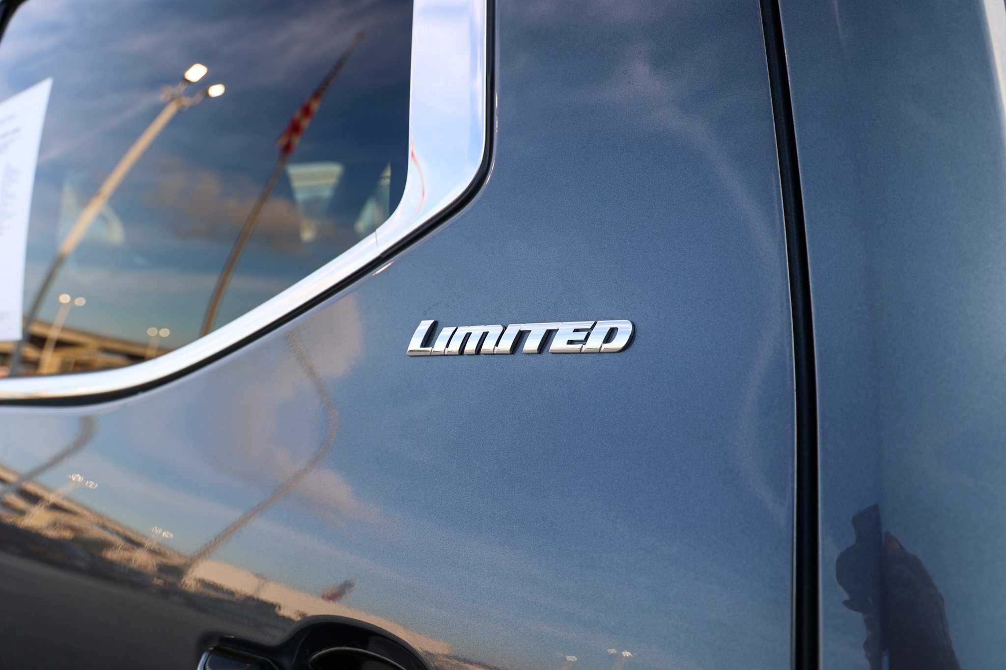 Used 2026 MAGNETIC GRAY MET Toyota Limited image 13