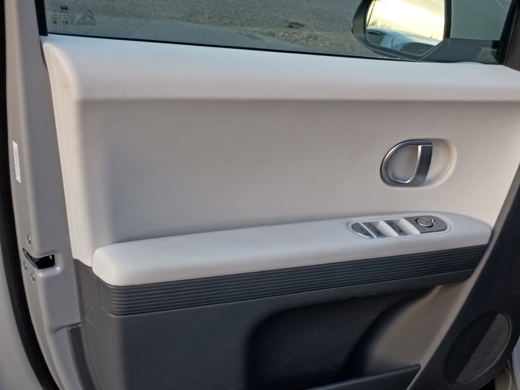 Used 2023 Cyber Gray Hyundai SE image 15