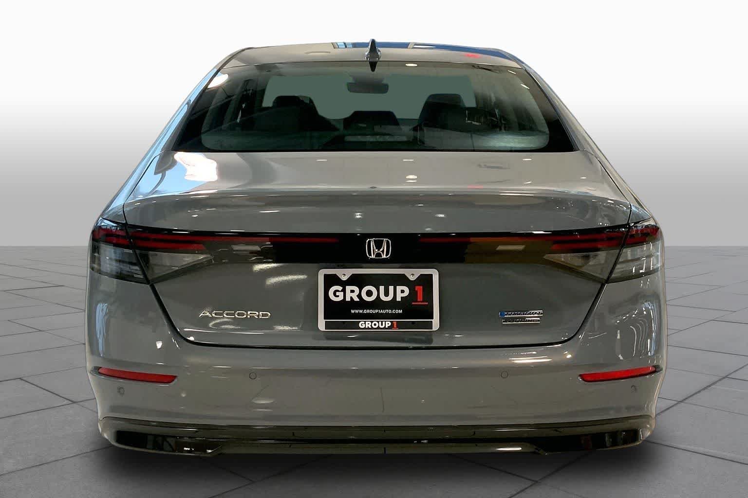 New 2026 Urban Gray Pearl Honda Touring Hybrid image 4