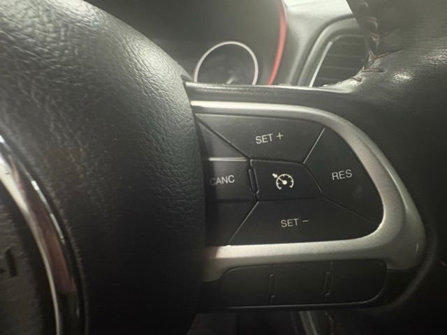 Used 2020 White Jeep Trailhawk image 17