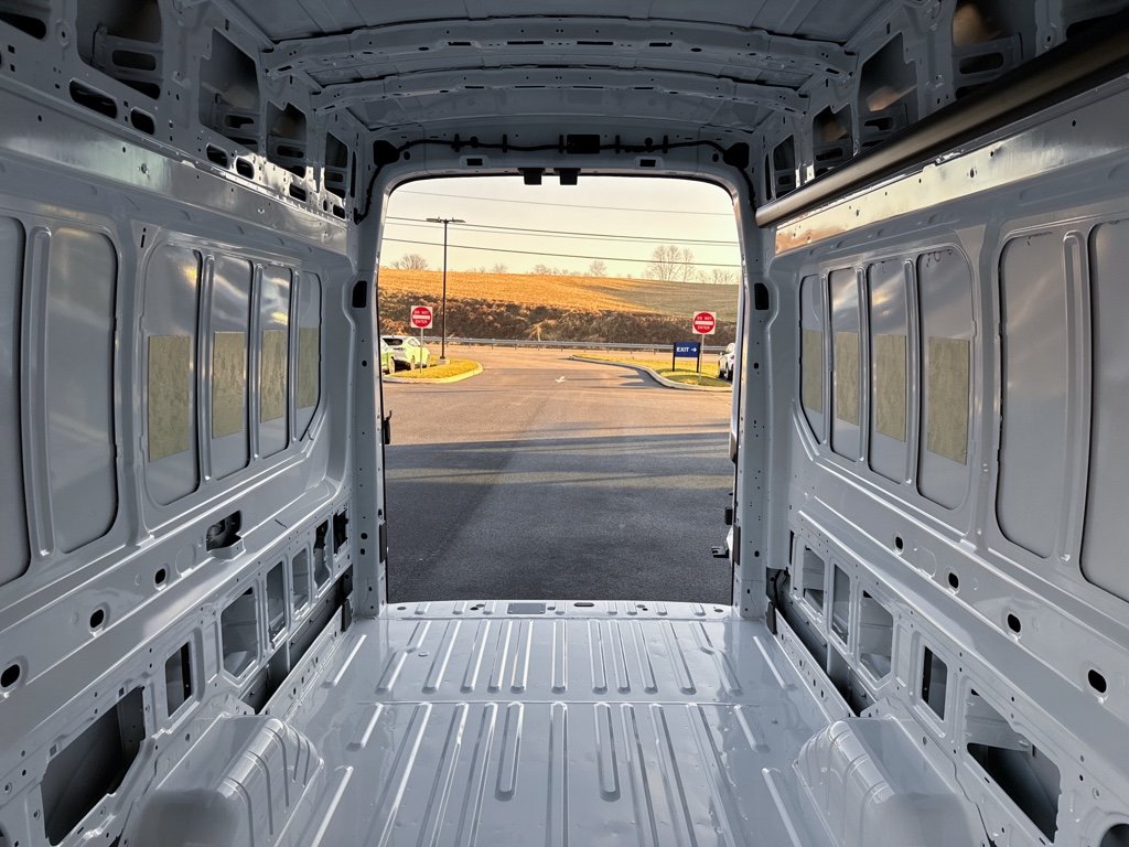 New 2026 Oxford White Ford Base image 10